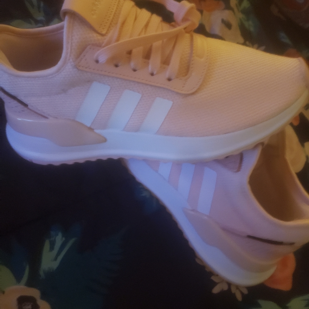 Adidas - Picture 4 of 4